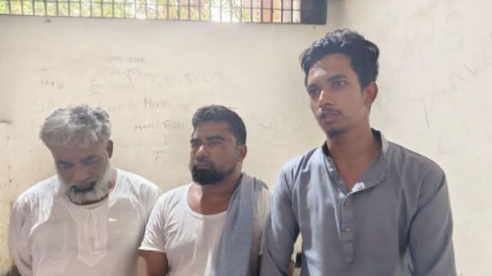 ফতুল্লায় আওয়ামী লীগের ৩ কর্মীকে পুলিশে দিল জনতা