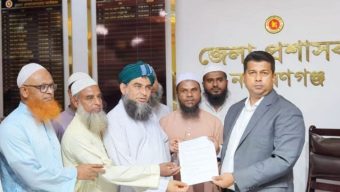 নগর বাসীর দুর্ভোগ কমাতে ডিসিকে ইসলামী আন্দোলনের স্মারকলিপি