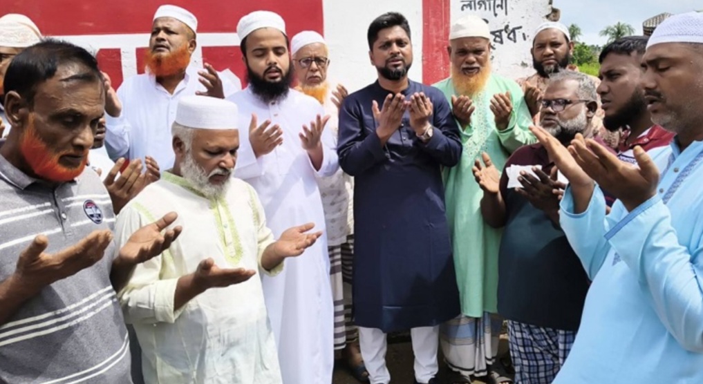 যুবদল নেতা রনির ব্যক্তিগত উদ্যোগে সড়ক সংস্কার