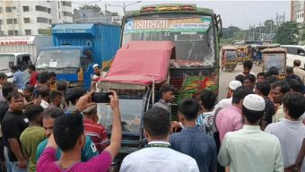 ঢাকা-নারায়নগঞ্জ লিংক রোডের ফতুল্লায় বাস চাপায় পথচারী নিহত